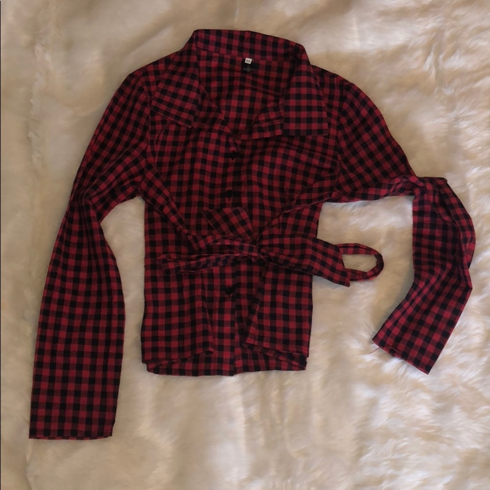Black and red plaid top